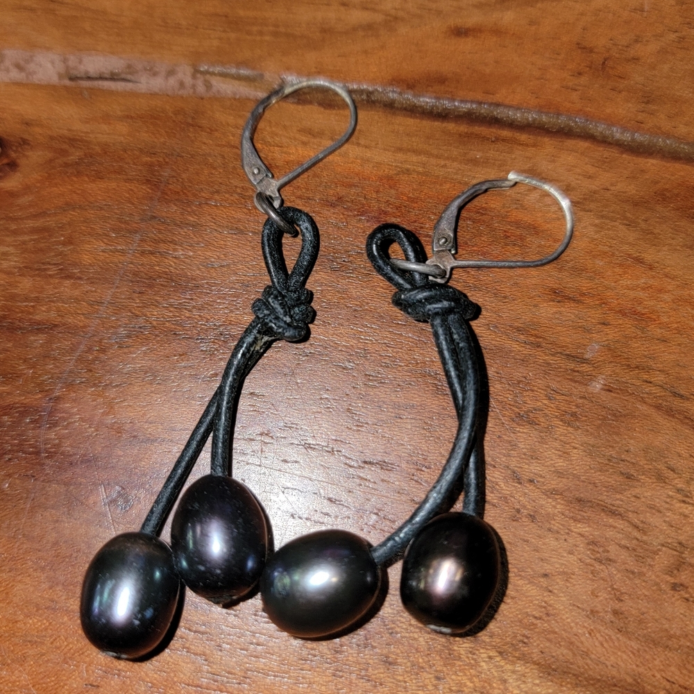 Black pearl earrings